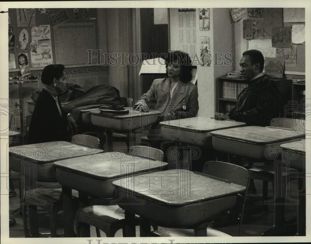 1987 Press Photo Bill Cosby and Phylicia Rashad in &quot;The Cosby Show&quot; - hca83019- Historic Images