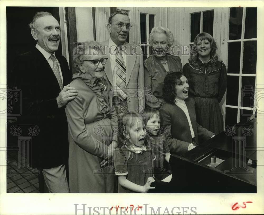 1982 Press Photo Houston Violinist Wayne Crouse and Pianist Lucy Stoltzma- Historic Images