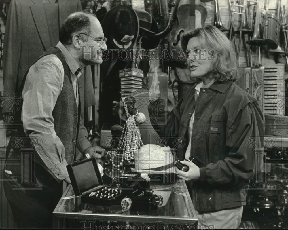 1994 Press Photo Actress and comedian Jane Curtin in a scene - hca83650- Historic Images