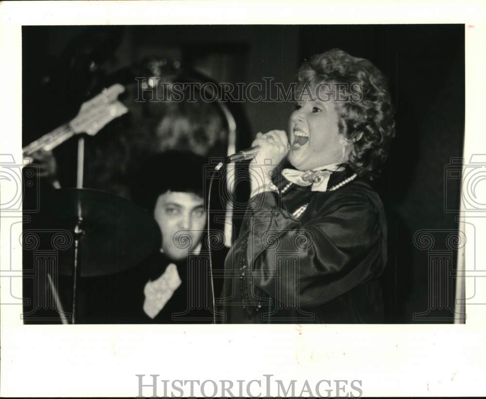 1978 Press Photo Ernest Criezis: Howard Hartman and Toni Perform at Caruso&#39;s- Historic Images