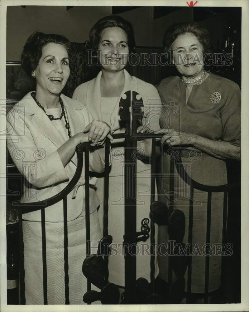 1966 Press Photo Gladys Jurchak Mrs. J.J. Truitt, Dr. Dorothy Cato, Houston - Historic Images