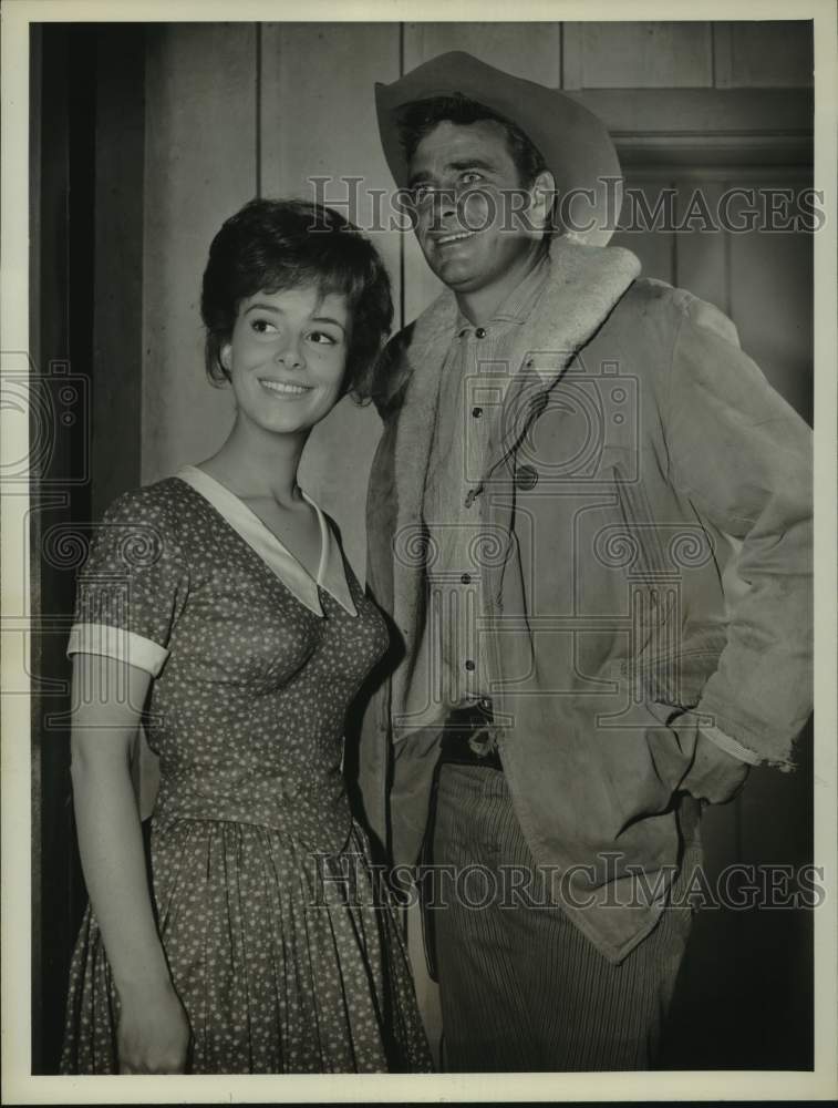 1964 Press Photo Actor Glenn Corbett and female co-star - Historic Images