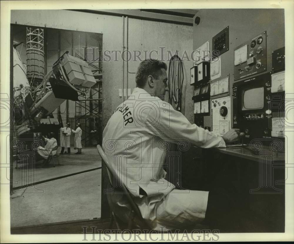 1962 Perkin-Elmer Engineer at Stratosphere II Telescope Panel-Historic Images