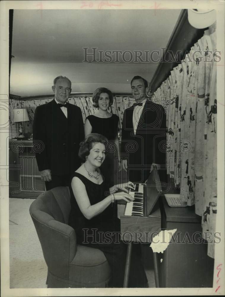 1964 Mr. &amp; Mrs. Flavy Davis, Susan Suttles &amp; Don Davis on yacht-Historic Images