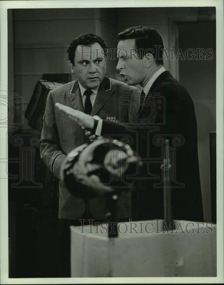 1964 Press Photo Actor &amp; Comedian Bill Dana with co-star - Historic Images