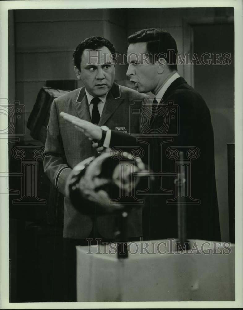1964 Press Photo Actor & Comedian Bill Dana with co-star - Historic Images
