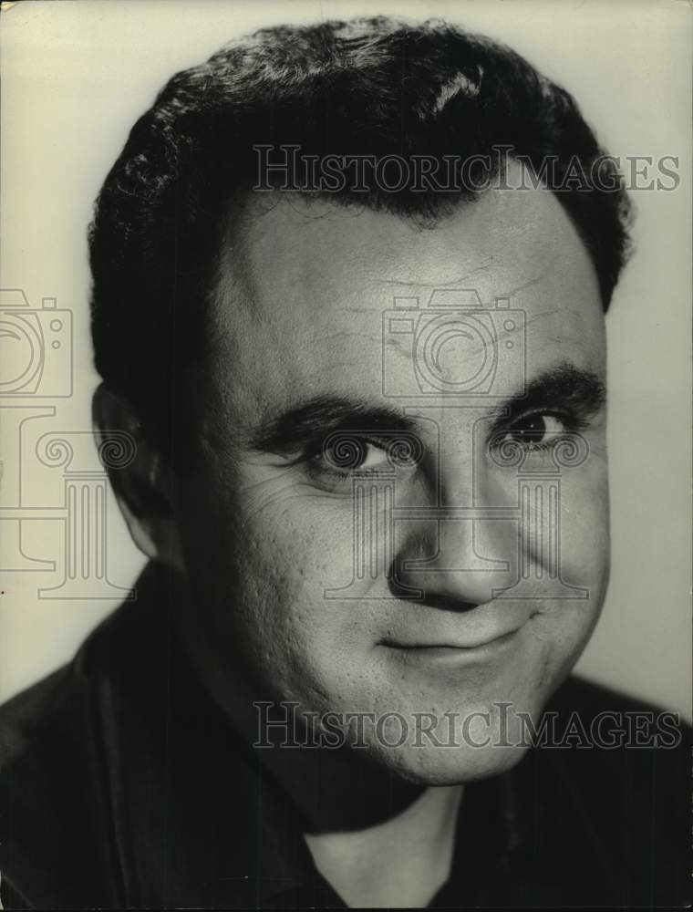 1971 Press Photo Comedian Bill Dana in his own series called The Bill Dana Show. - Historic Images