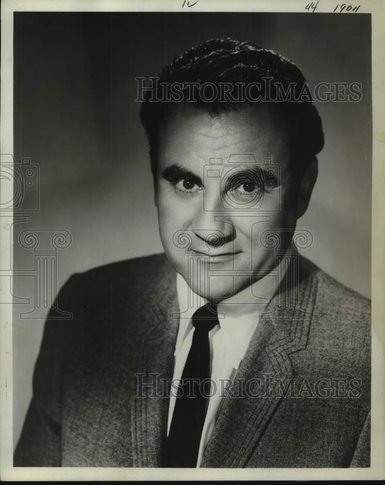 1969 Press Photo Bill Comedian Dana at the Houston Music Theater. - Historic Images