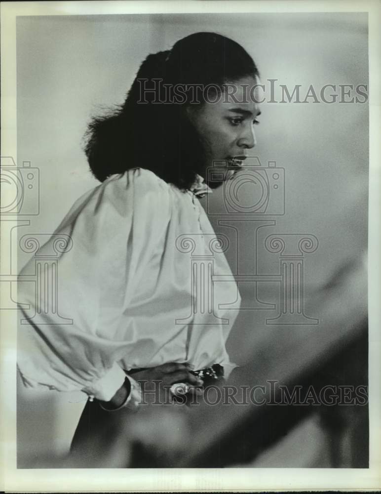 1977 Press Photo Clamma Dale in the recording studio for the Opera, Porgy & Bess - Historic Images