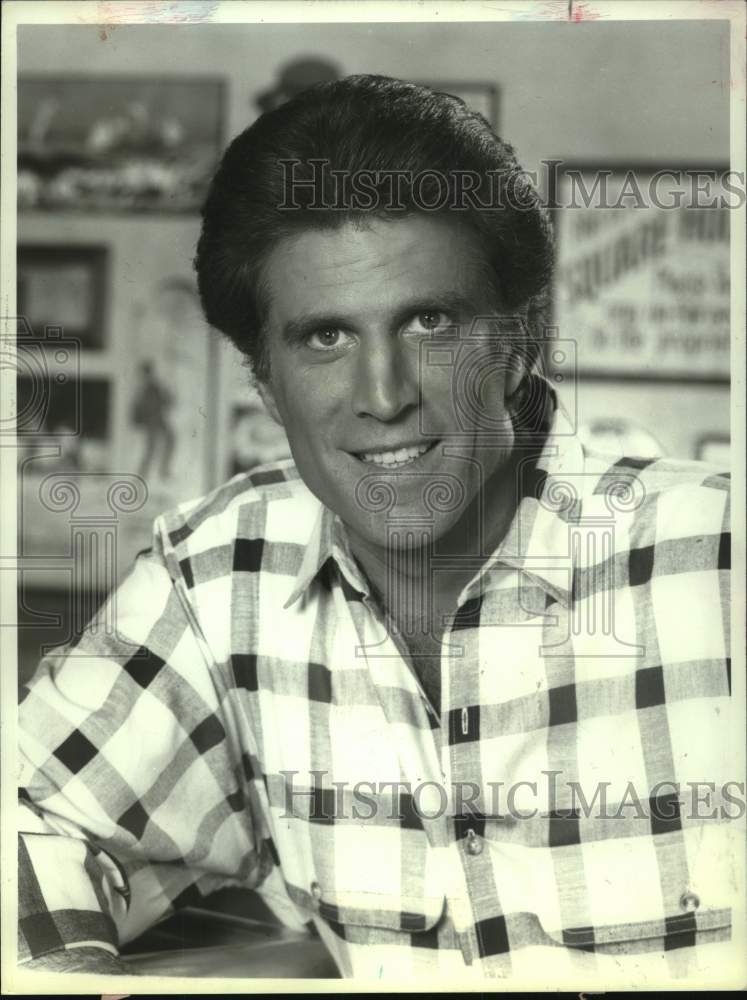 1987 Press Photo Ted Danson in scene from "Cheers" on NBC Television. - Historic Images