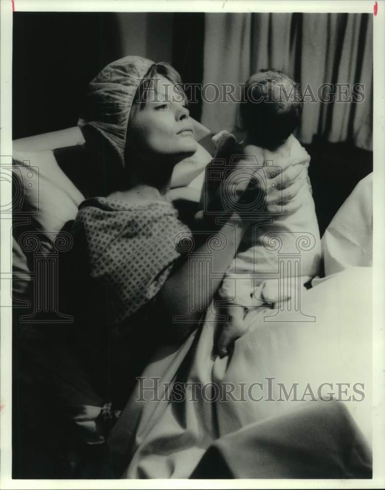 1992 Press Photo Actress Beverly D&#39;Angelo stars in &quot;A Child Lost Forever&quot; on NBC - Historic Images