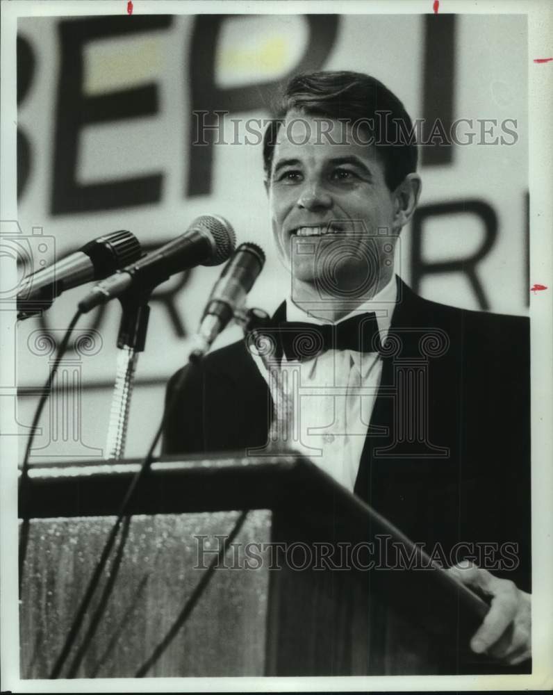 1985 Press Photo Actor Brad Davis - Historic Images