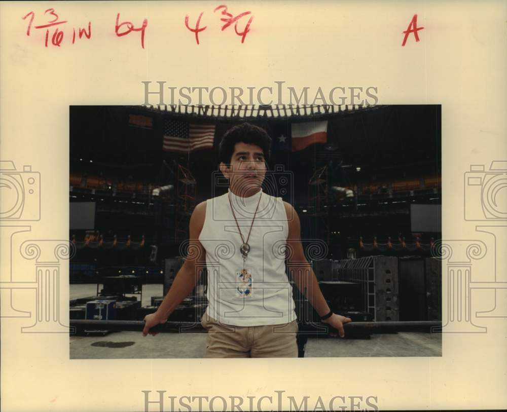 1989 Press Photo Paul Chavarria, Rolling Stones production manager - Historic Images