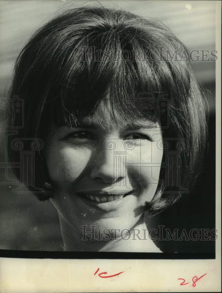 1965 Press Photo Astronaut's Wife Jane Conrad Waiting for Launch, Houston, Texas - Historic Images