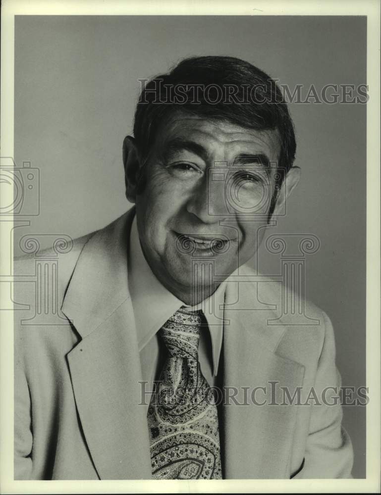 1976 Press Photo Commentator Howard Cosell - Historic Images