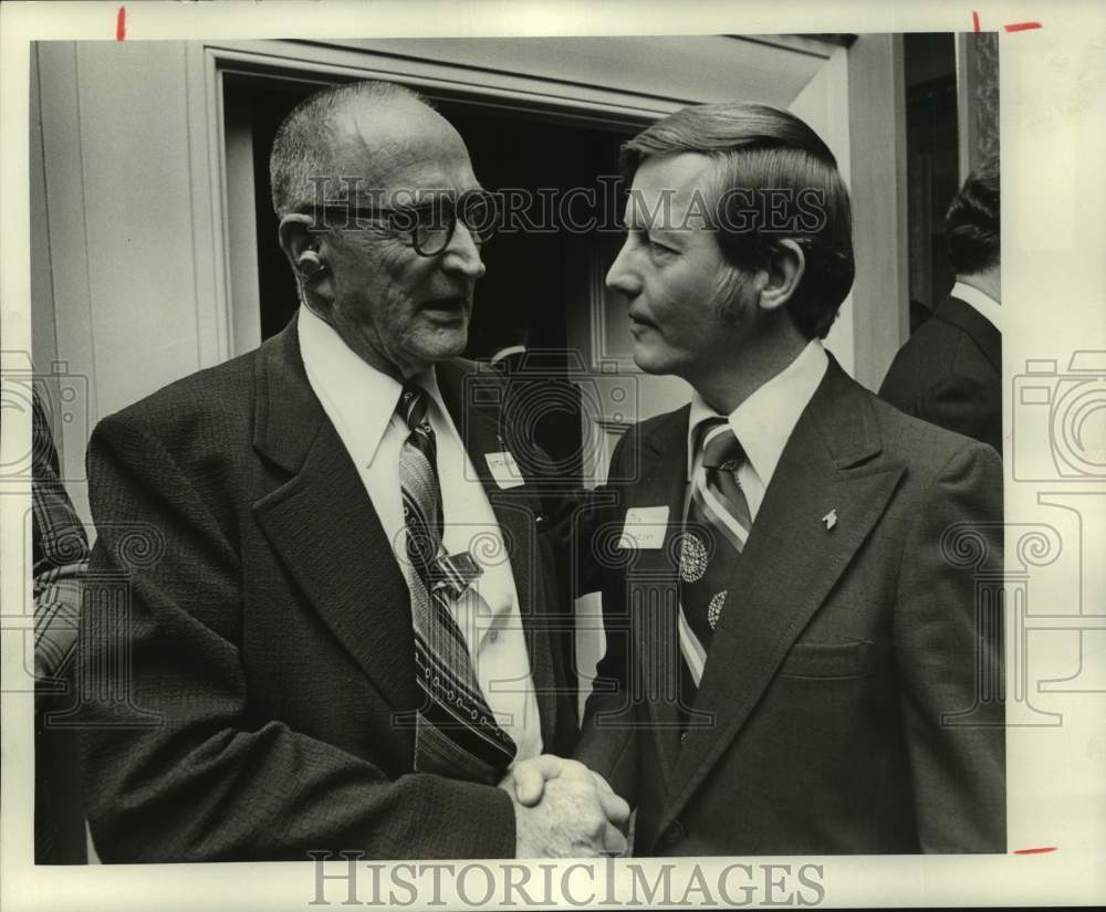 1977 Mr. R. E. &quot;Bob&quot; Turrentine with Harris County Judge Jon Lindsay-Historic Images