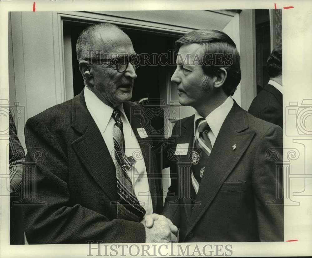 1977 Mr. R. E. "Bob" Turrentine with Harris County Judge Jon Lindsay-Historic Images