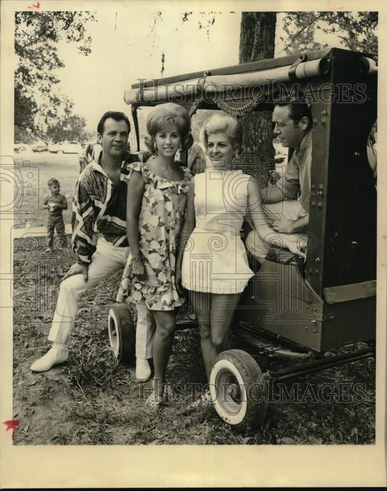 1968 Press Photo Dr. and Mrs. A.W. Vila, Louise Coleman and Noble Ginther Jr. - Historic Images