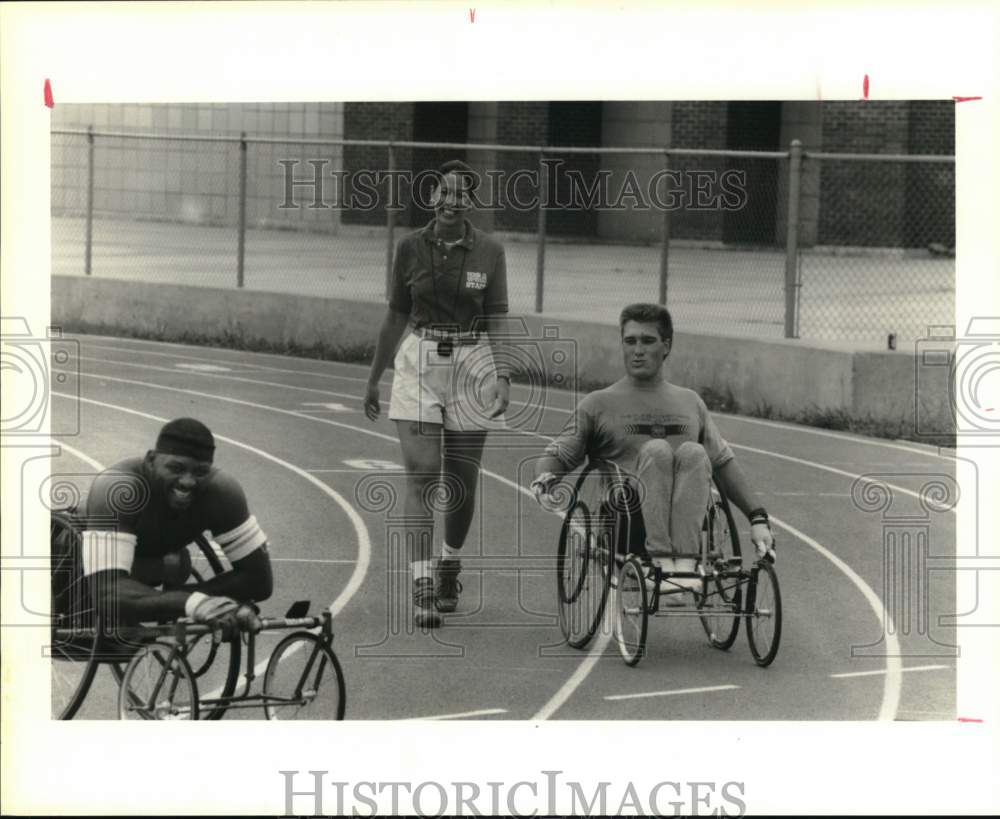 1987 Press Photo Judy Einbinder with racers Jeff William and Jeff Sewell. - Historic Images