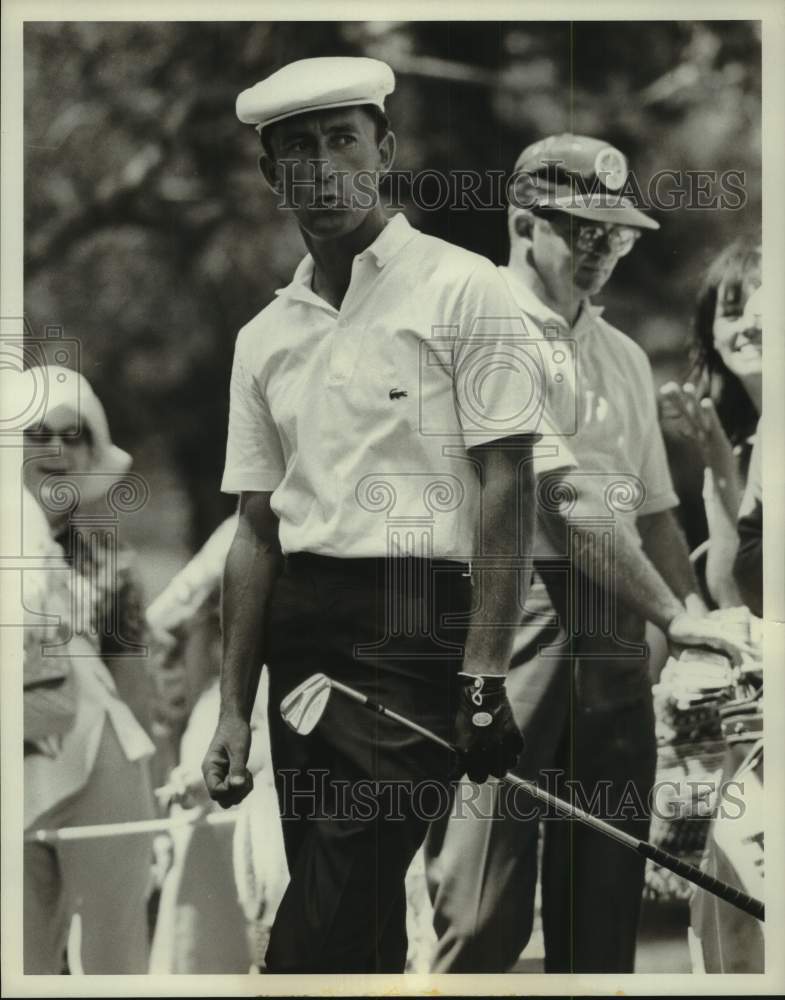 1968 Press Photo Golfer Gardner Dickinson reacts to a shot during match- Historic Images