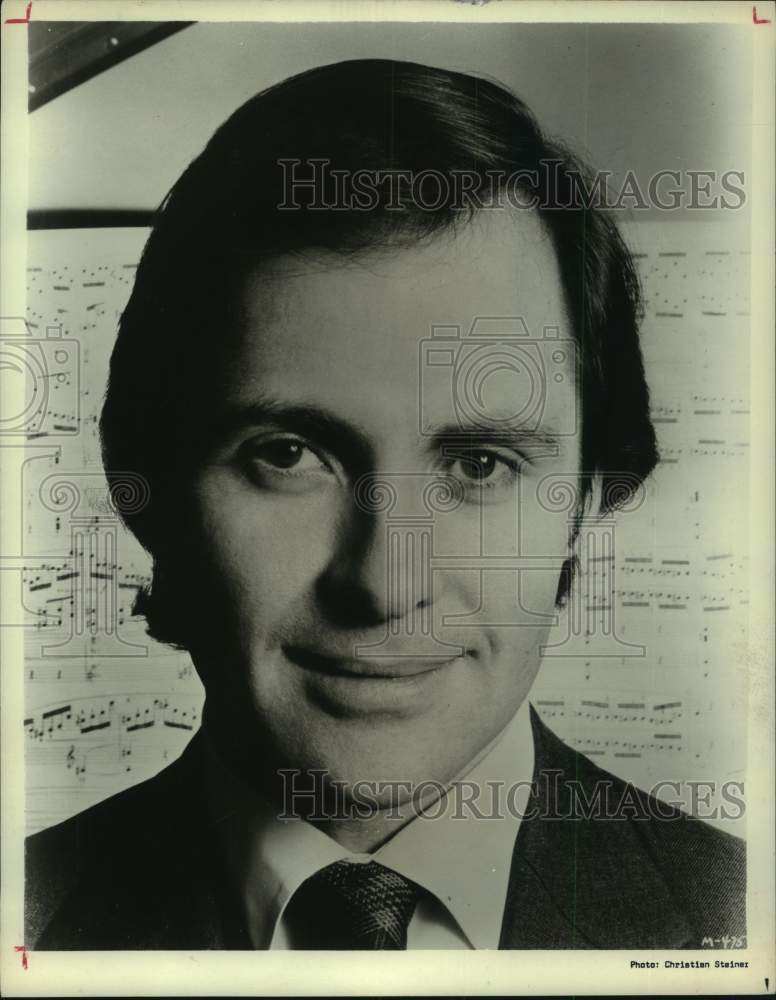 1974 Press Photo Pianist James Dick stands in front of sheet music - Historic Images