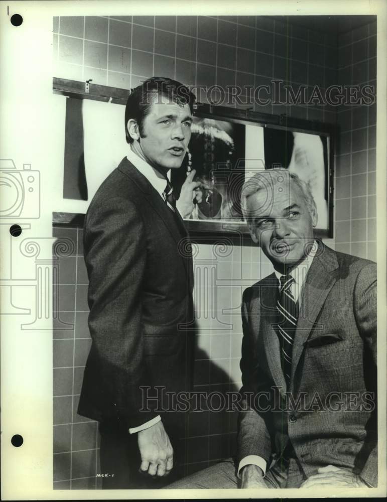 1969 Press Photo Actors James Daly, Chad Everett in Scene From &quot;Medical Center&quot; - Historic Images