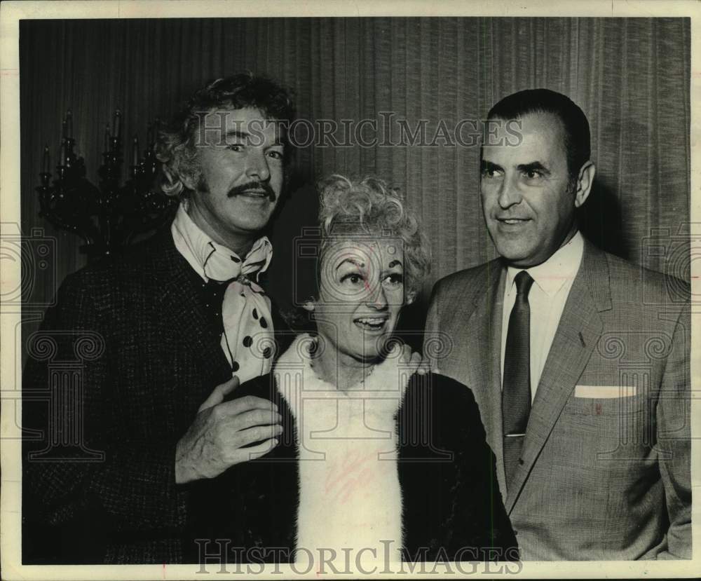 1969 Press Photo Phyllis Diller, Husband Warde Donavan, Gerry Sill, Warwick Club - Historic Images