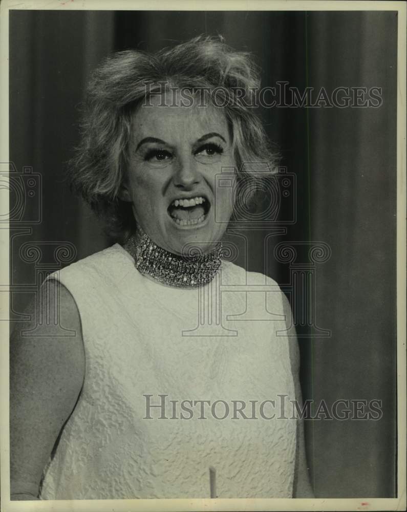 1972 Comedian Phyllis Diller - Historic Images