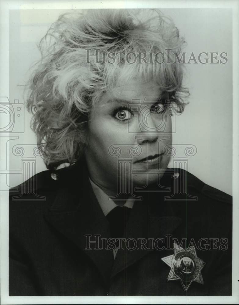 1994 Press Photo Denny Dillon stars in "Women in Prison" on Fox Broadcasting - Historic Images