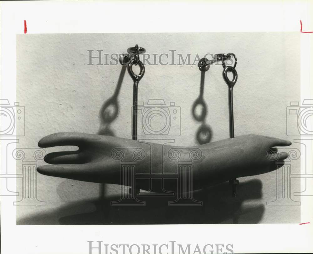 1991 Press Photo Untitled sculpture by Susan Engelstein on exhibit in Houston - Historic Images