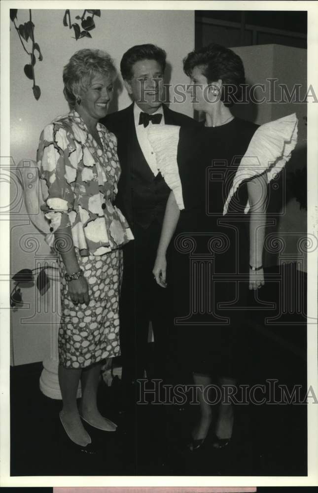 1987 Press Photo Rolanette Lawrence, designer Victor Costa, Jeani Horan, Texas - Historic Images