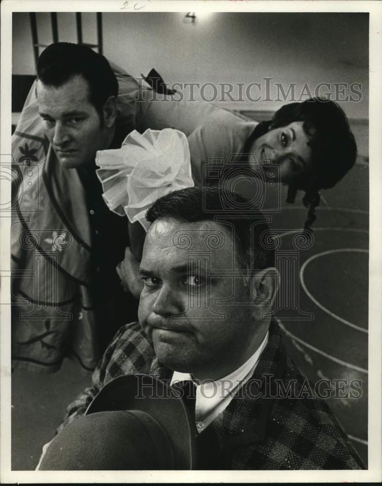 1967 Press Photo Actor Jack DeLon, Darrell Sandeen, Jane Johnston in Character - Historic Images