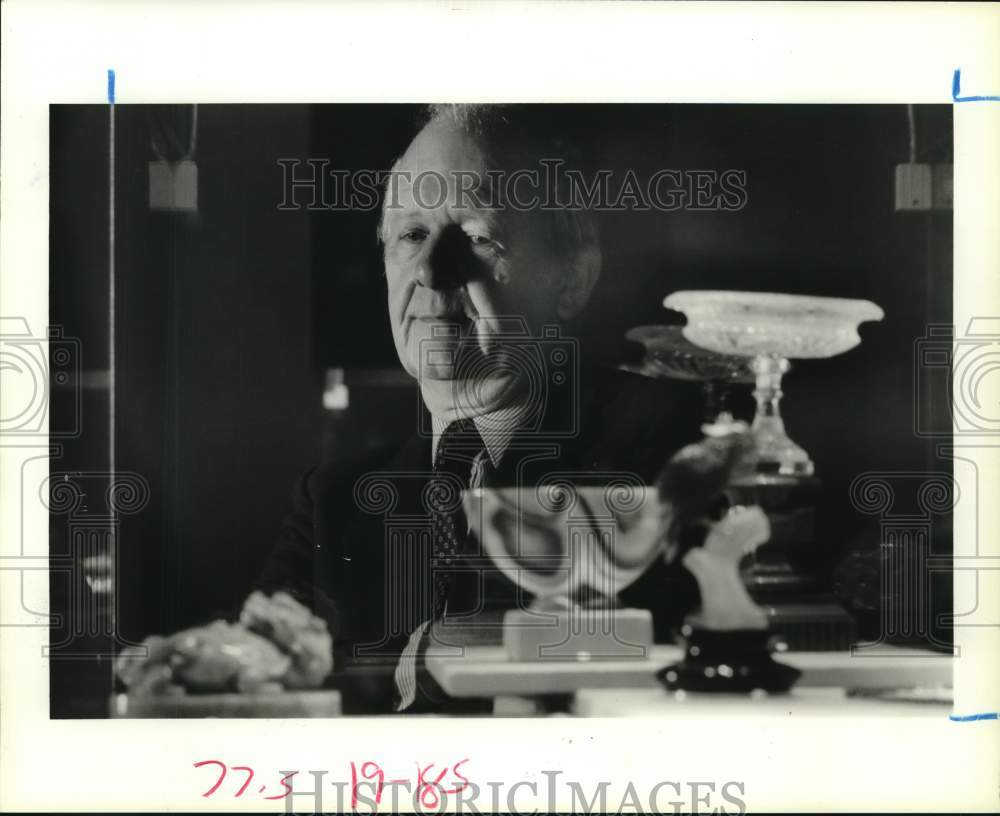 1986 Press Photo Museum Curator Paul Desautels - Historic Images