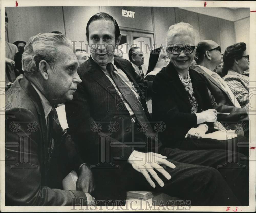 1970 Press Photo Drs. Durham, Kaufman, Desmond appeal for hospital budget change - Historic Images