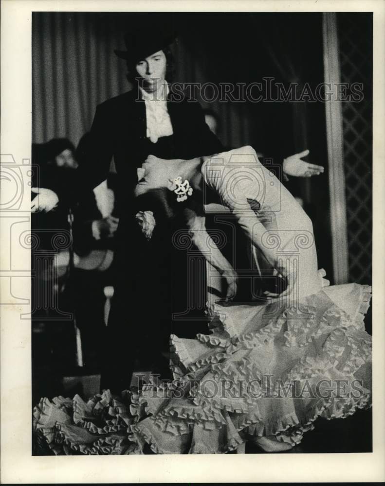 1972 Press Photo Dancer Rosario Galan During a Performance - Historic Images