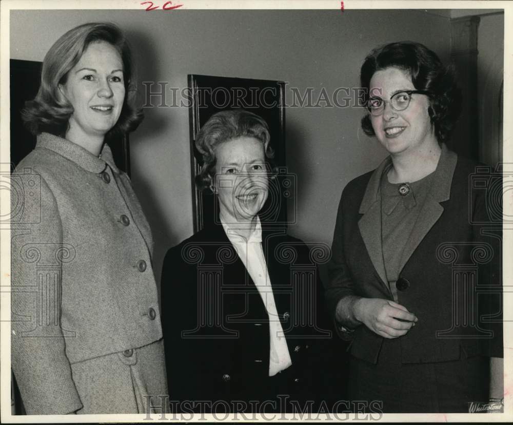 1964 Press Photo Houston&#39;s Mrs. William Fleming Jr. is a Barnard College alumnae - Historic Images