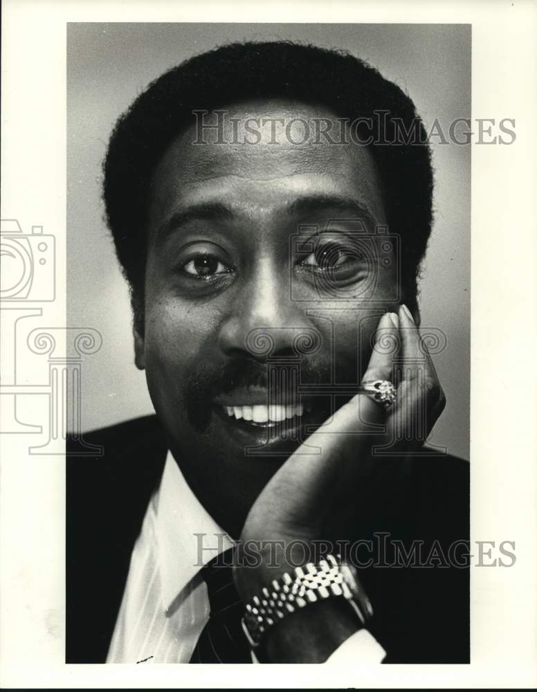 1987 Harold Dow, news correspondent, Texas - Historic Images