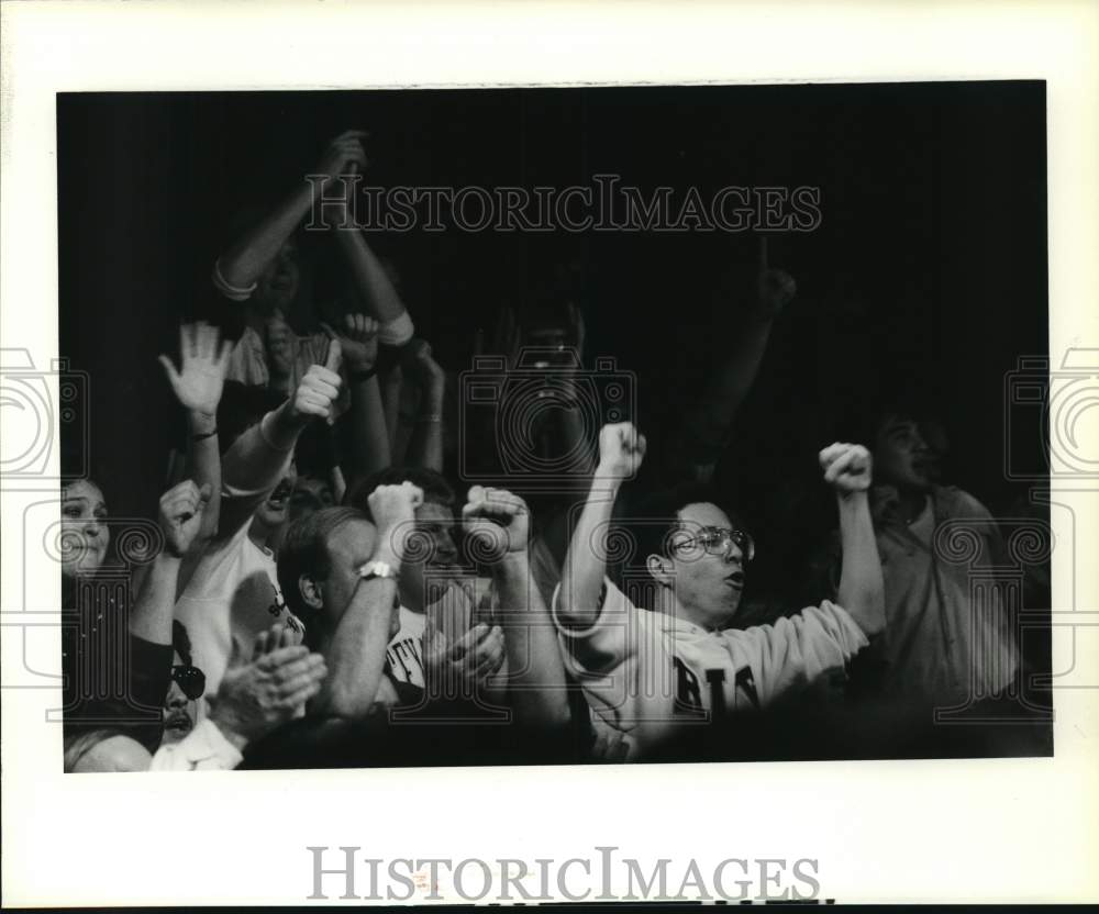 1989 Press Photo Big Mouth fans at Morton Downey Jr. Show taping - Historic Images