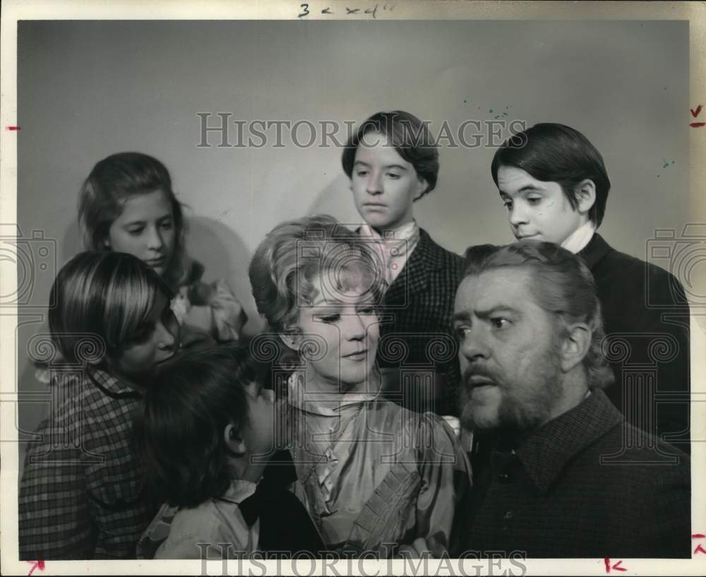 1970 Press Photo Marietta Marich, Dick DePugh as Mr. &amp; Mrs. Pennypacker and kids - Historic Images