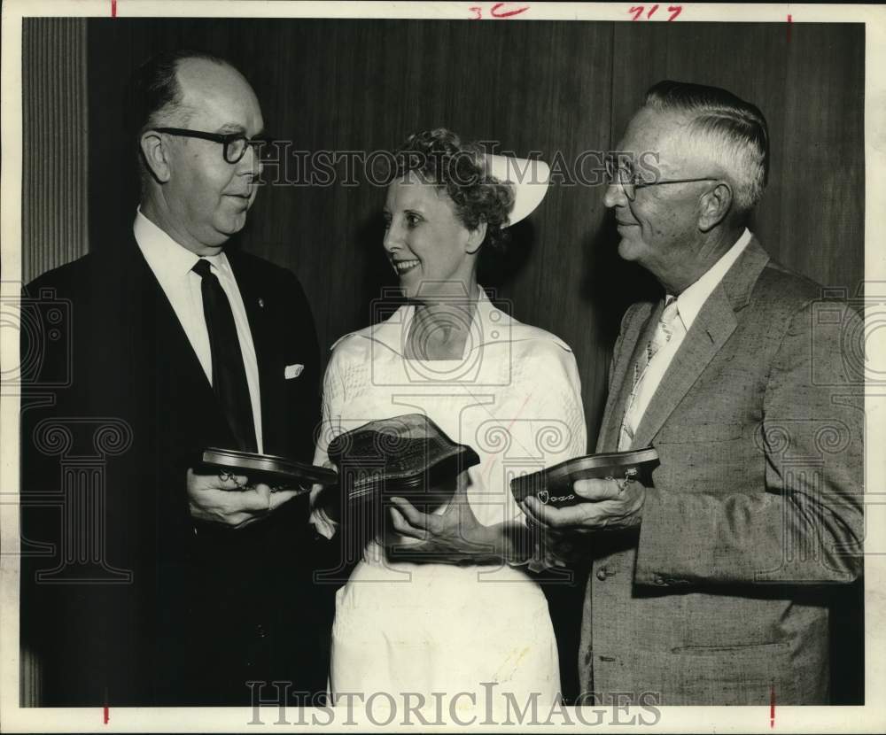 1956 Press Photo Civic leader Ray Elliott and Fellow Award Winners, Houston - Historic Images