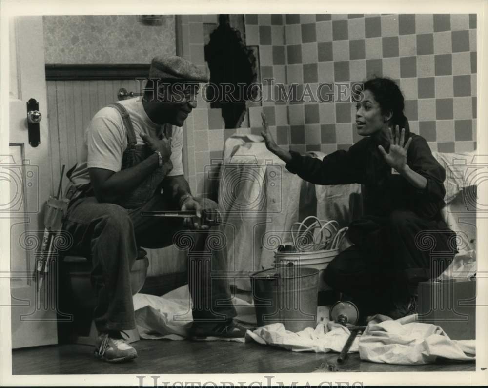1988 Press Photo Bill Cosby, Erica Gimpel on "The Cosby Show" episode - Historic Images