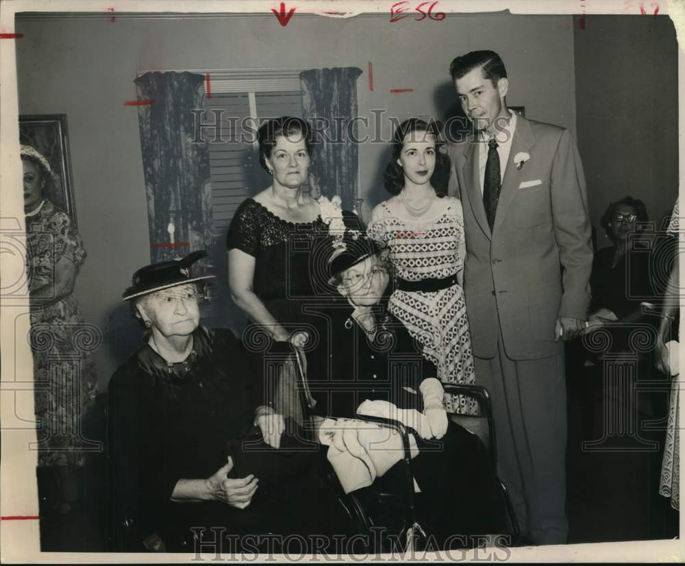 1952 Press Photo Mrs. J. Frank Babo Jr. and Family at Wedding Celebration - Historic Images