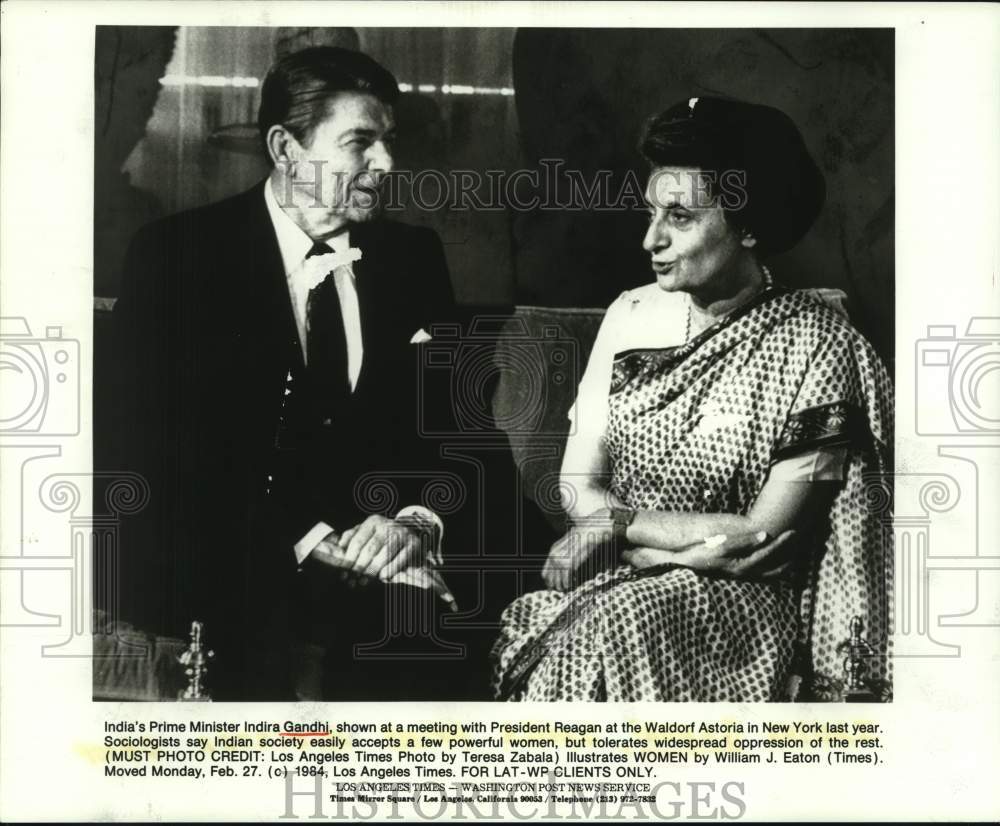 1983 Press Photo President Reagan visits with India&#39;s Indira Gandhi in New York - Historic Images