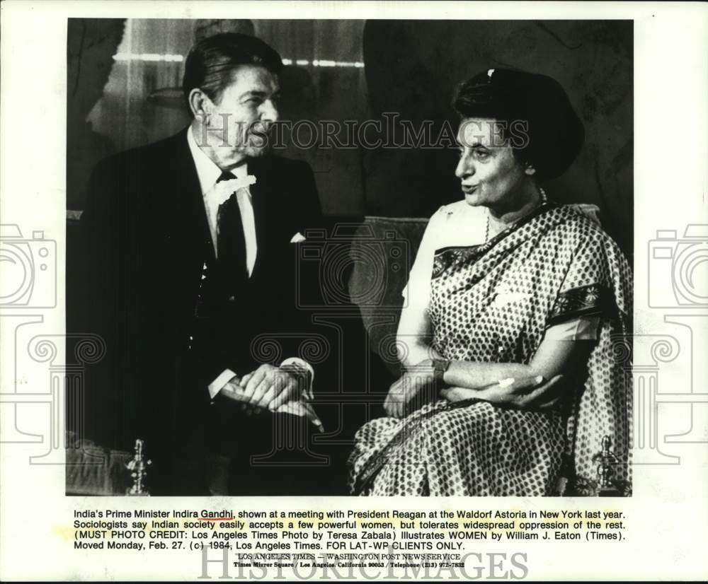 1983 Press Photo President Reagan visits with India's Indira Gandhi in New York - Historic Images