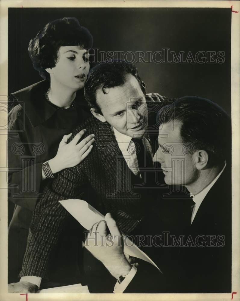 1961 Press Photo Parolee argues with probation officer &quot;Parole Granted&quot; scene - Historic Images