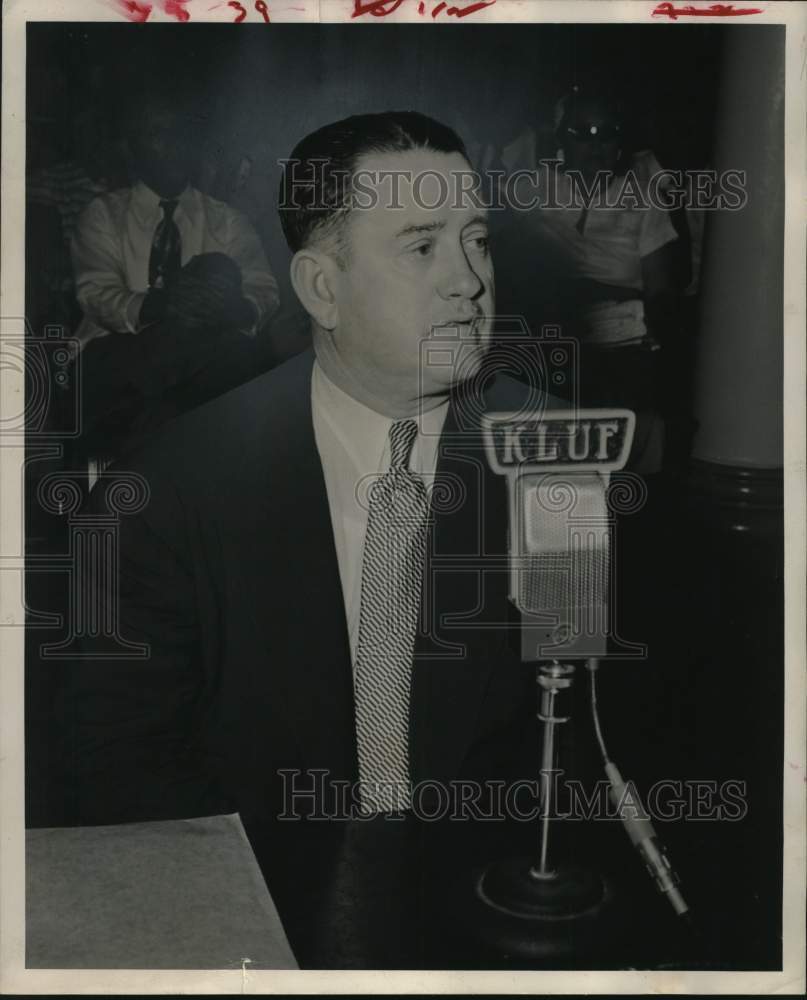 1951 Press Photo Former Chief of Police W.J. (Willie) Burns of Galveston, Texas - Historic Images