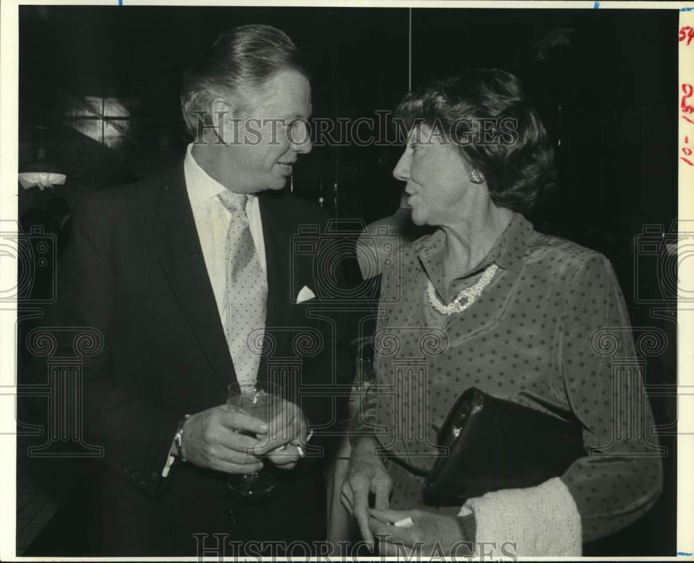 1980 Press Photo Dr. Louis Girard and Burry Fredrik at Alley Theater cast party - Historic Images