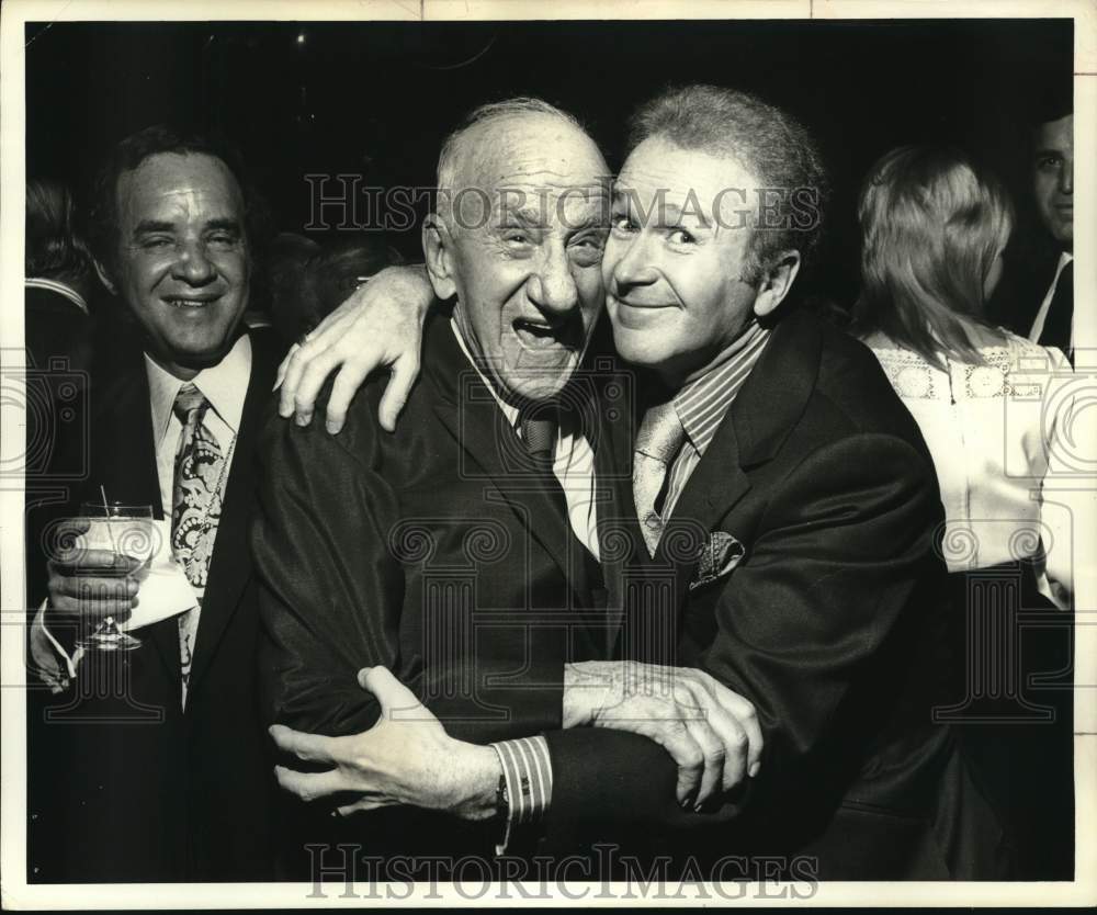 1972 Press Photo Jimmy Durante and Red Buttons - hcb01094- Historic Images