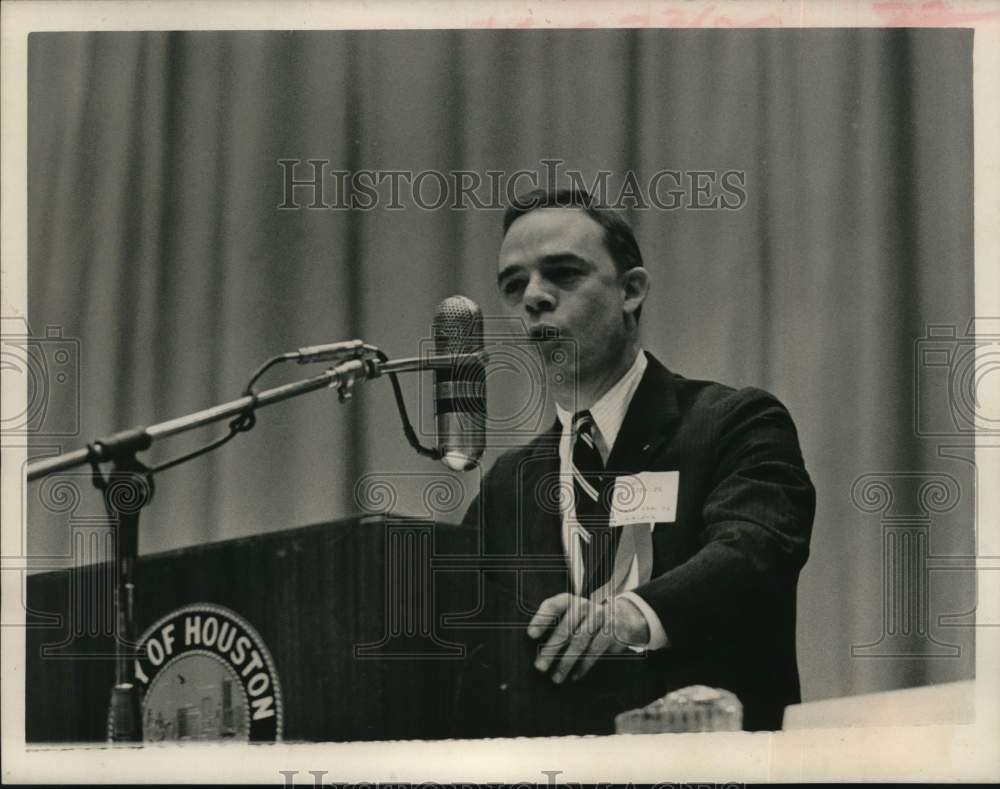 1964 John Grenier, Alabama Republican chairman talks in Houston-Historic Images