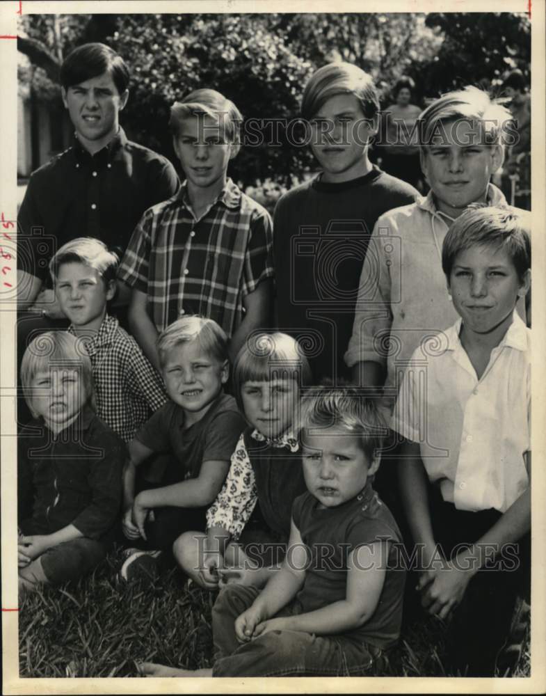 1968 The 10 children of Mrs. Billie Jo Hammond of Houston.-Historic Images